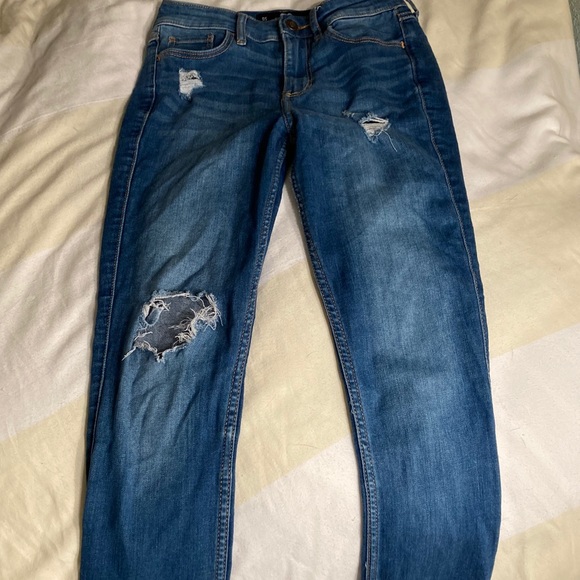 High-Rise Hollister Jeans - Picture 3 of 4